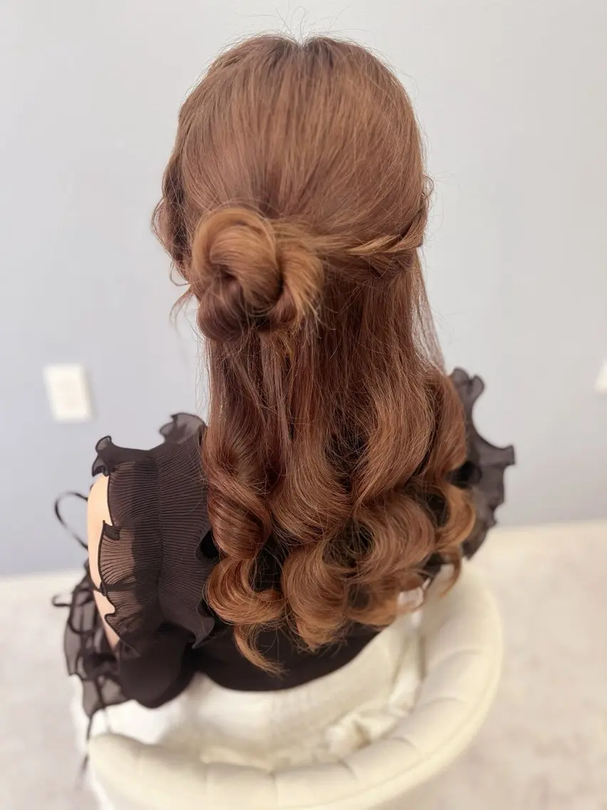 セミロング ヘアアレンジ 岡本 葵朱花のヘアスタイル