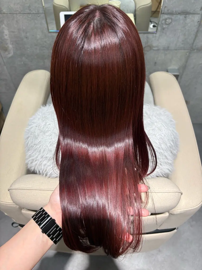 セミロング カット ヘアカラー トリートメント 博多美容室NAVY 橋本心縮毛矯正のヘアスタイル