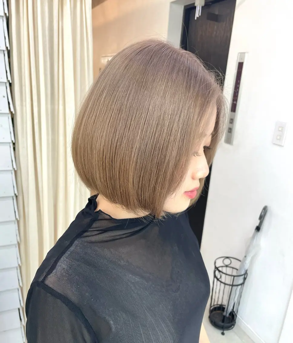 ミディアム カラー ベージュカラー ミルクティーベージュ ヘアカラー トリートメント ブリーチ有無Wカラー メンズパーマ大成のヘアスタイル