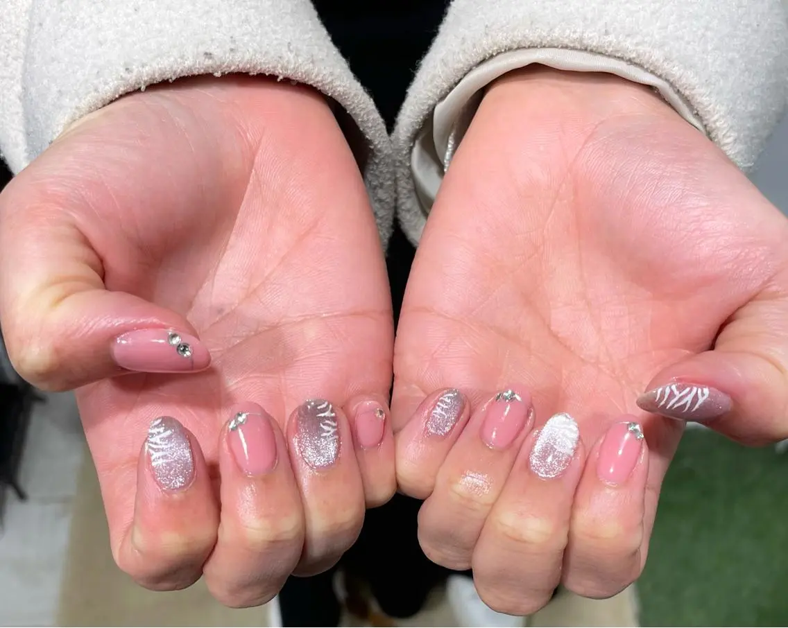 ネイル ジェルネイル 持ち込み パラジェル Mayu ・*のネイルデザイン