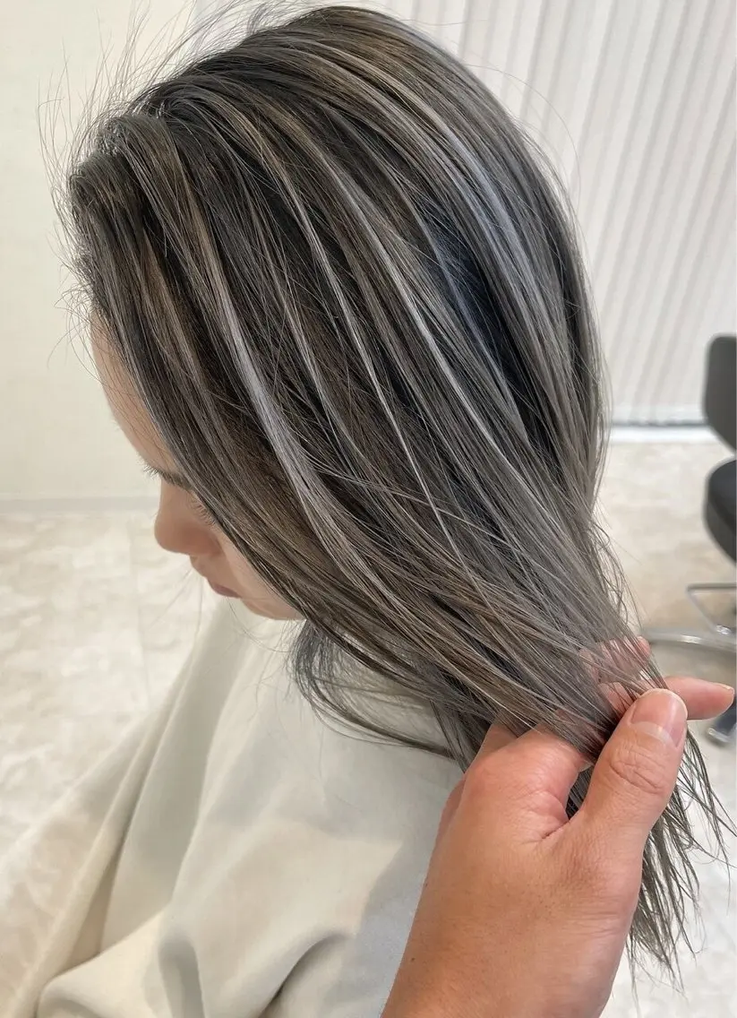 ロング カラー ハイライトカラー ハイライト 橘 ゆきののヘアスタイル