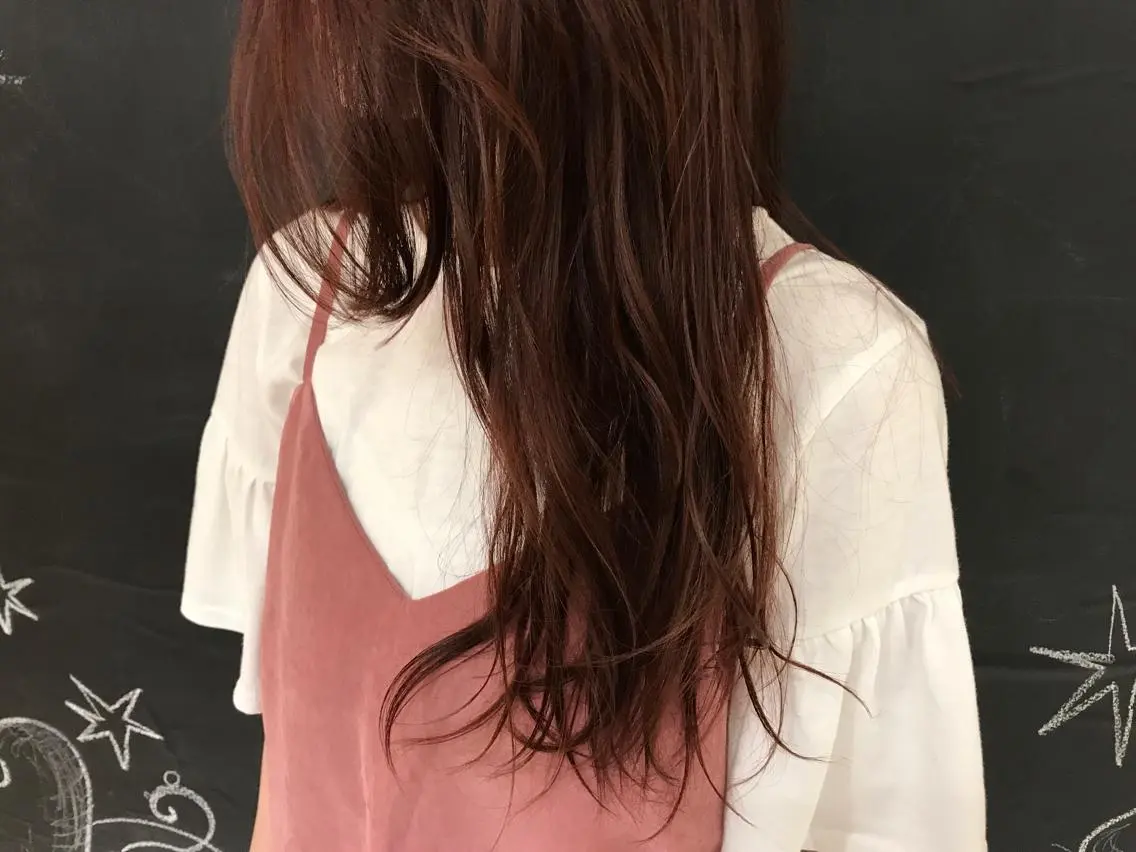 ロング カラー ピンクカラー レッドカラー 伊藤 陽のヘアスタイル
