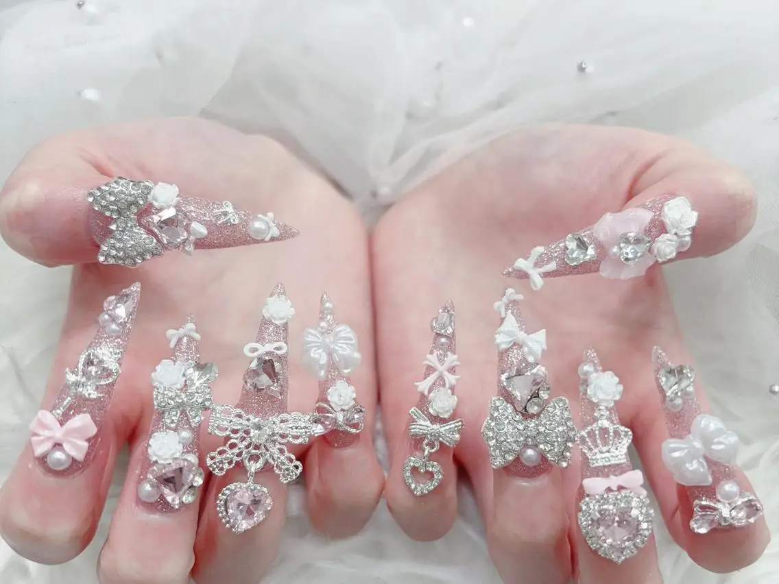 ネイル 長さ出し キラキラネイル 韓国ネイル ロングネイル 持ち込み ハンドネイル ハンドケア MUNI🎀  NAIL のネイルデザイン