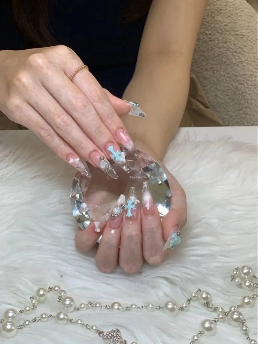 ネイル ハンドネイル HANA 長さだしのネイルデザイン