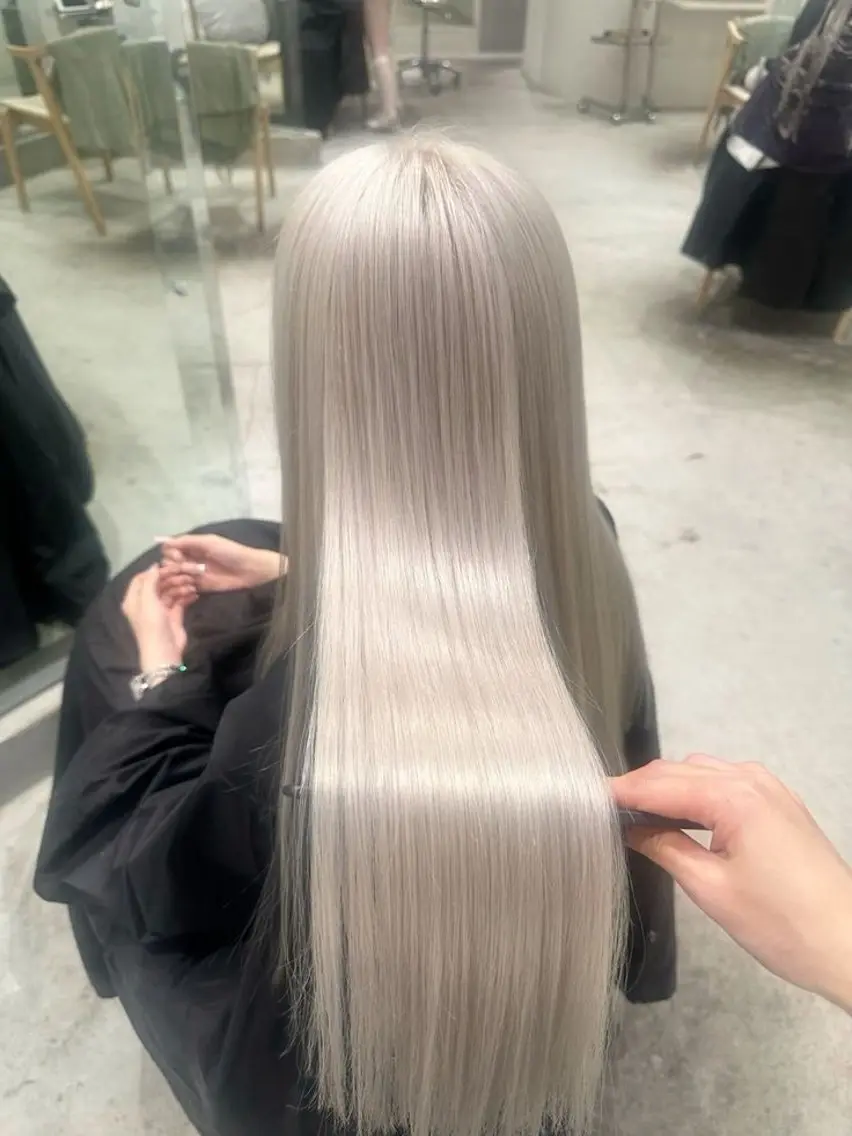 ミディアム カラー ブロンド ヘアカラー 【🥀履歴修正🥀】 ハイトーン職人/拓真のヘアスタイル