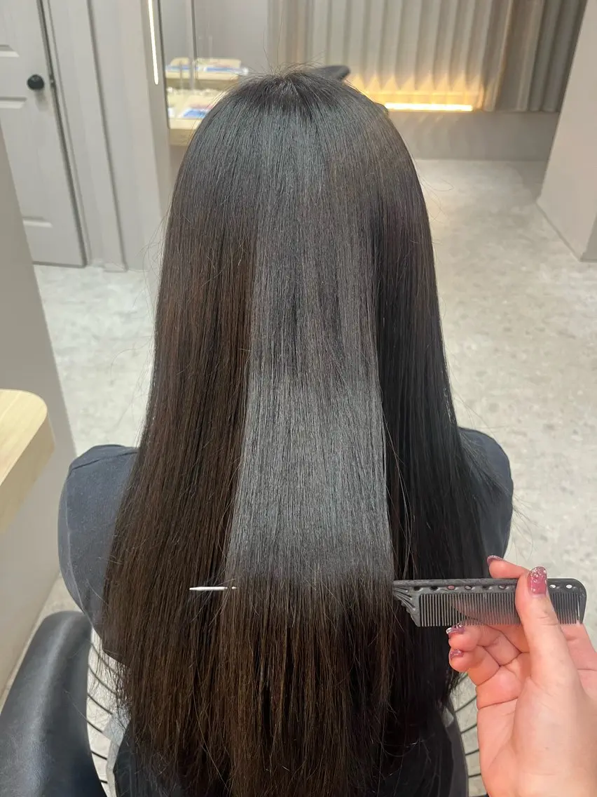 ロング カット 縮毛矯正 トリートメント 顔周り/透明感 カラー misa🎀のヘアスタイル