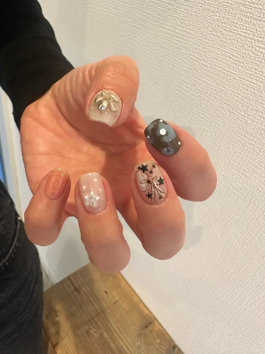 【オフなし】短いお爪の方希望⭐︎韓国ニュアンスデザイン（らくがきアート等）/シンプルデザイン🌼75分やり放題の写真