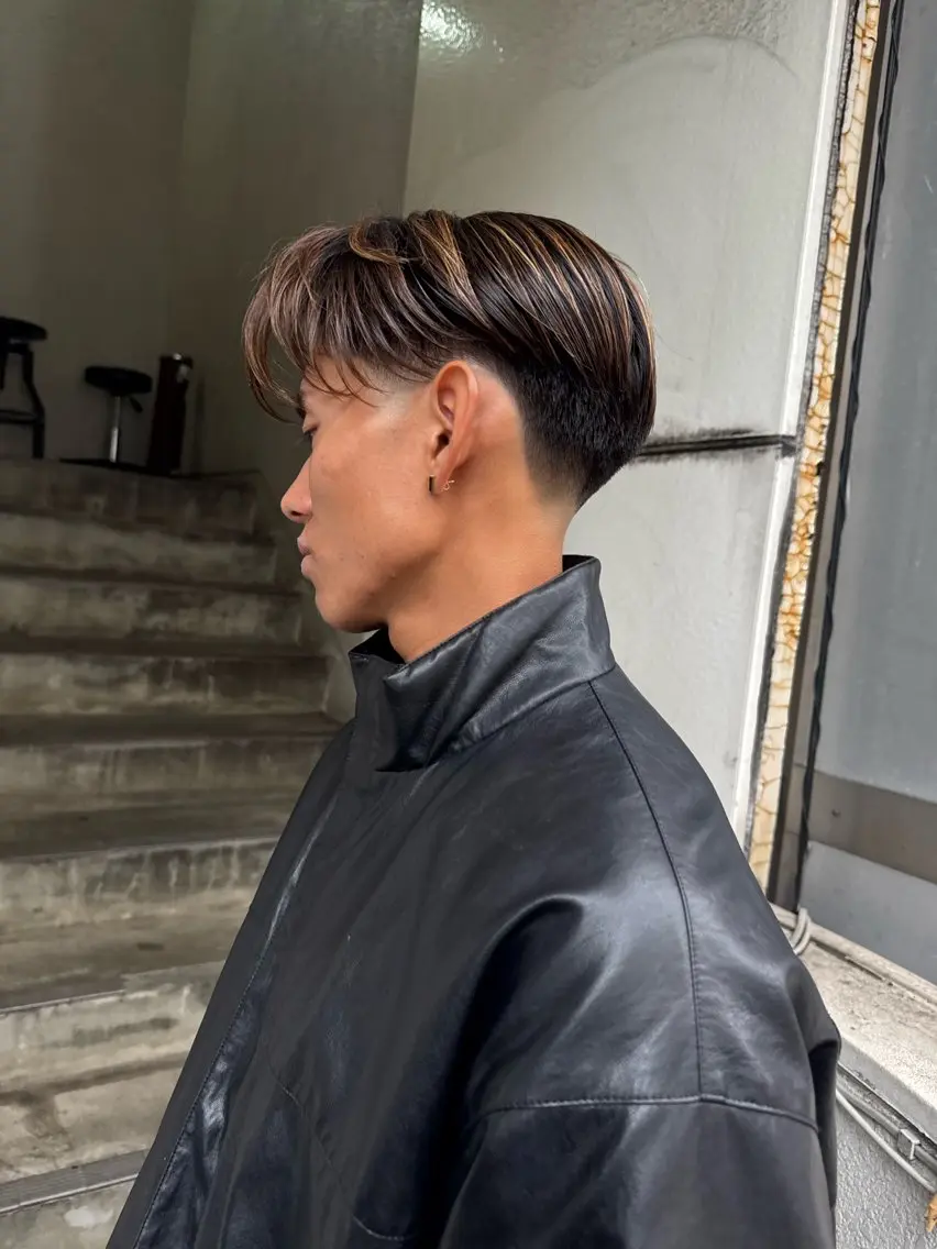 ショート メンズ センターパート フェードカット メンズ韓国風 メンズショート スキンフェード カット トリートメント 💈メンズ特化💈 TASUKUのヘアスタイル