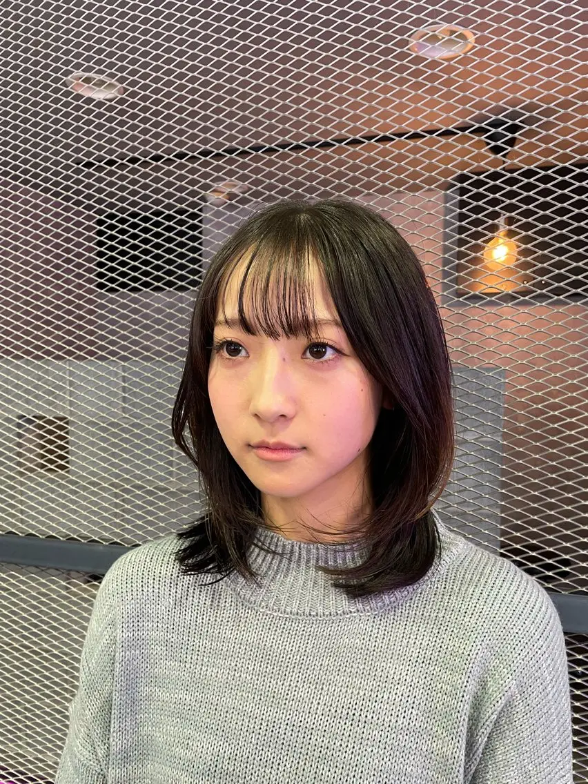 ミディアム レイヤーカット カット 手塚 由佳のヘアスタイル