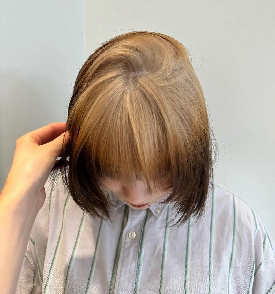 ミディアム カラー ベージュカラー デザインカラー ハイトーンカラー ヘアカラー トリートメント 🌼動き×透明感🩵 ハイトーン/ナナのヘアスタイル