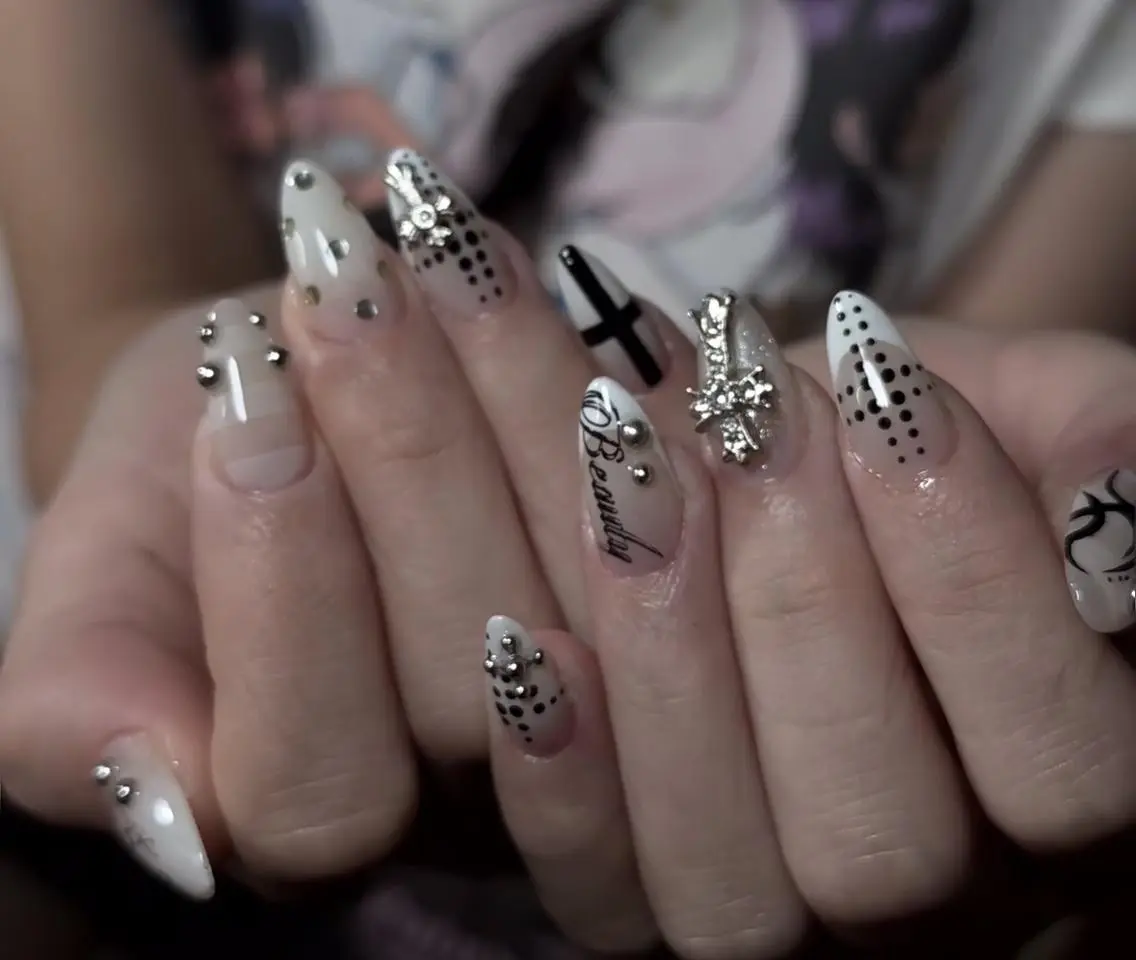 ネイル ハンドネイル Pure&Rich Nailのネイルデザイン