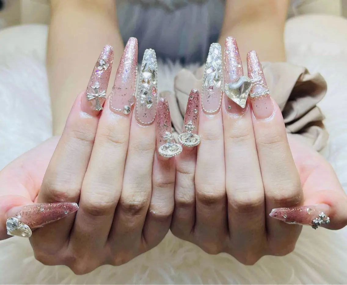 ネイル チークネイル 長さ出し フットネイル マグネットネイル 持ち込み ハンドネイル ANH NAIL ゴテゴテ専門店💎のネイルデザイン