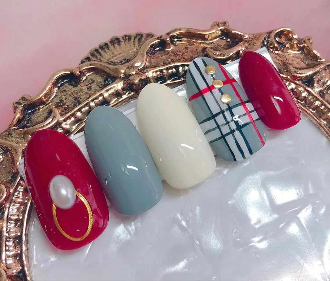 ネイル ハンドネイル CROWN プライベートサロンのネイルデザイン
