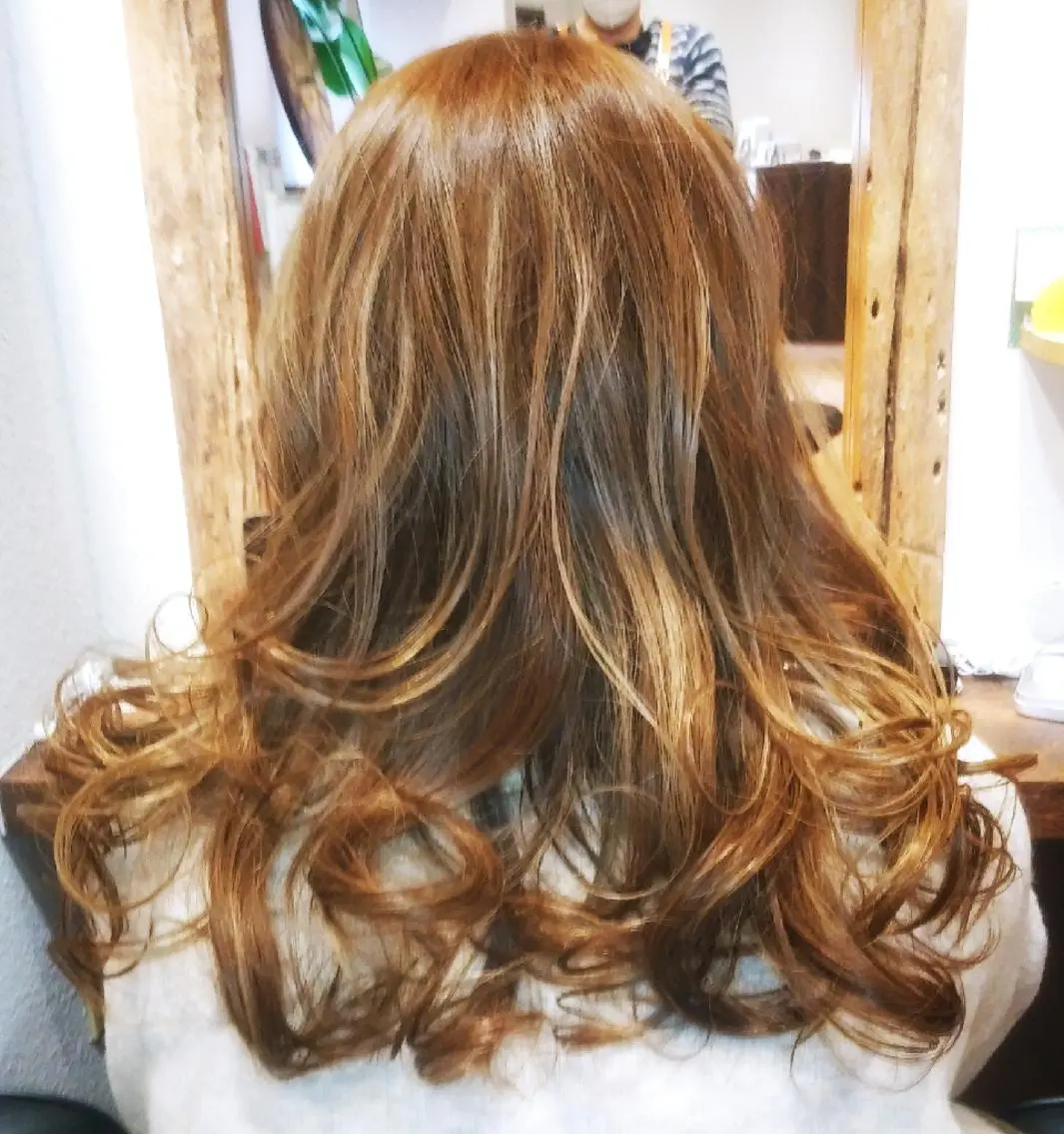セミロング ハイライト レイヤーカット カット ヘアカラー トリートメント 大人の艶髪✂️ 矢崎美紀のヘアスタイル
