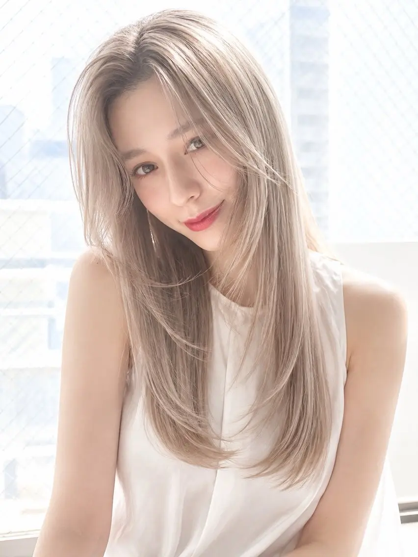 セミロング カラー ヘアアレンジ ブリーチ 透明感カラー ハイトーンカラー 髪質改善 韓国風ヘア ヘアカラー トリートメント ヘアセット 髪質改善🫧縮毛矯正 ハイトーン/れんのヘアスタイル