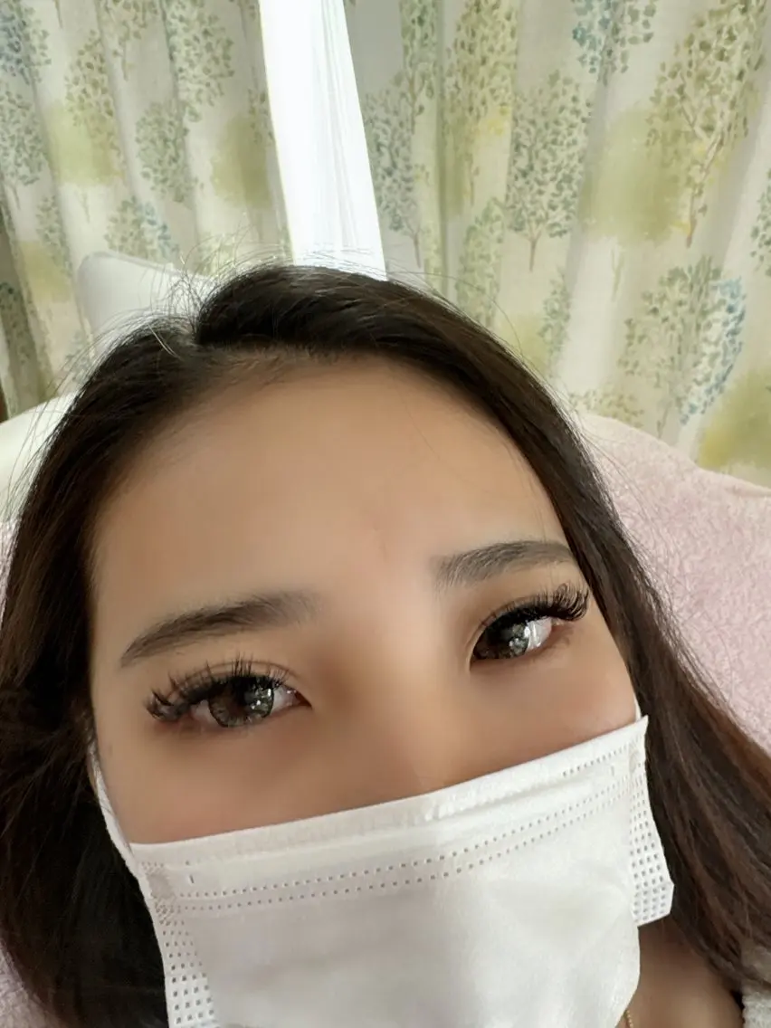 マツエク・マツパ ボリュームラッシュ 伊藤名紬 マツエク専門のマツエク・マツパデザイン