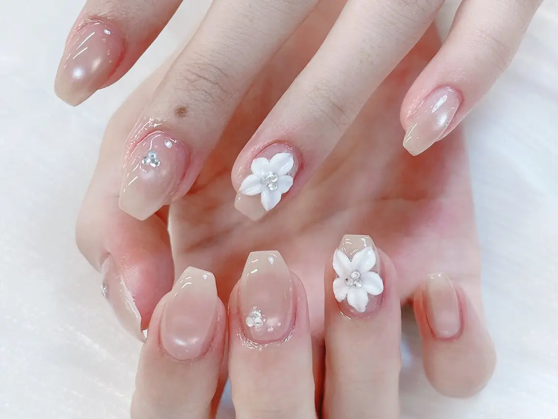 ネイル チークネイル 成人式 フレンチネイル グラデーション 氷ネイル・うるうるネイル ハンドネイル DUO MI nail salonのネイルデザイン