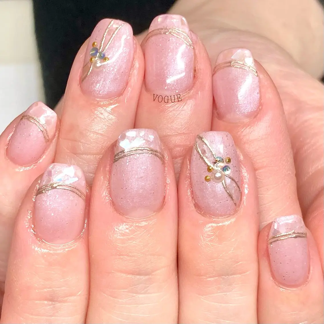 ネイル ハンドネイル VOGUE ×SWANのネイルデザイン