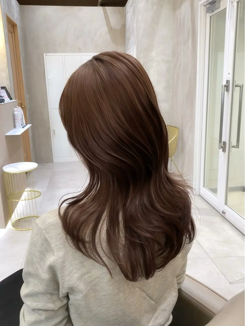セミロング カラー ヘアアレンジ ベージュカラー ブリーチ ブラウンカラー ショコラブラウン 透明感カラー カット ヘアカラー トリートメント ヘアセット 赤み消し🫧韓国ヘア 🫧藤岡誠也のヘアスタイル
