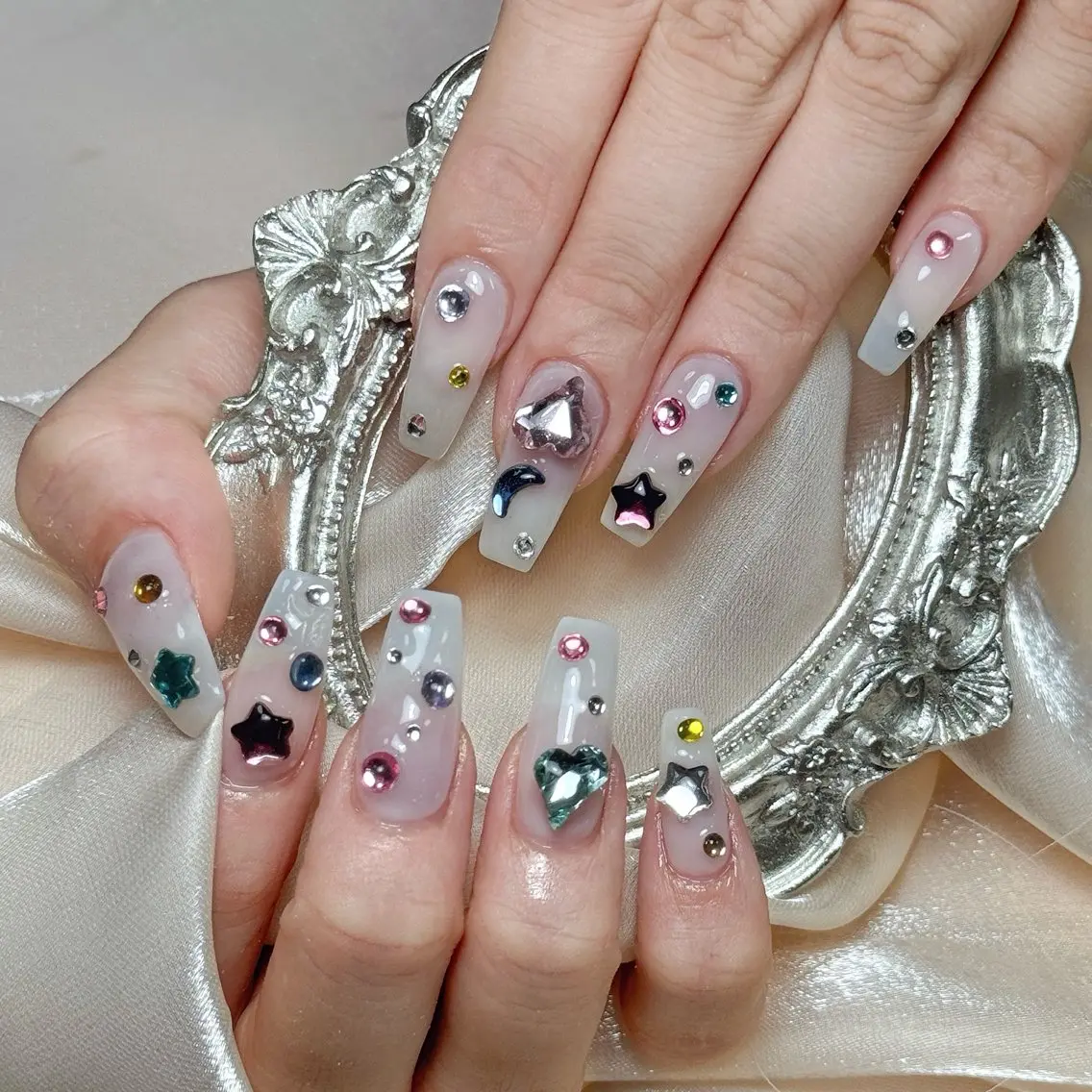 ネイル マギー ネイル🦋のネイルデザイン