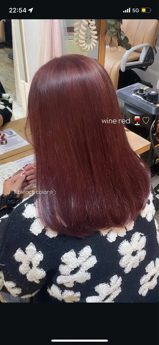 セミロング カラー ブリーチ レッドカラー おくにし はなのヘアスタイル