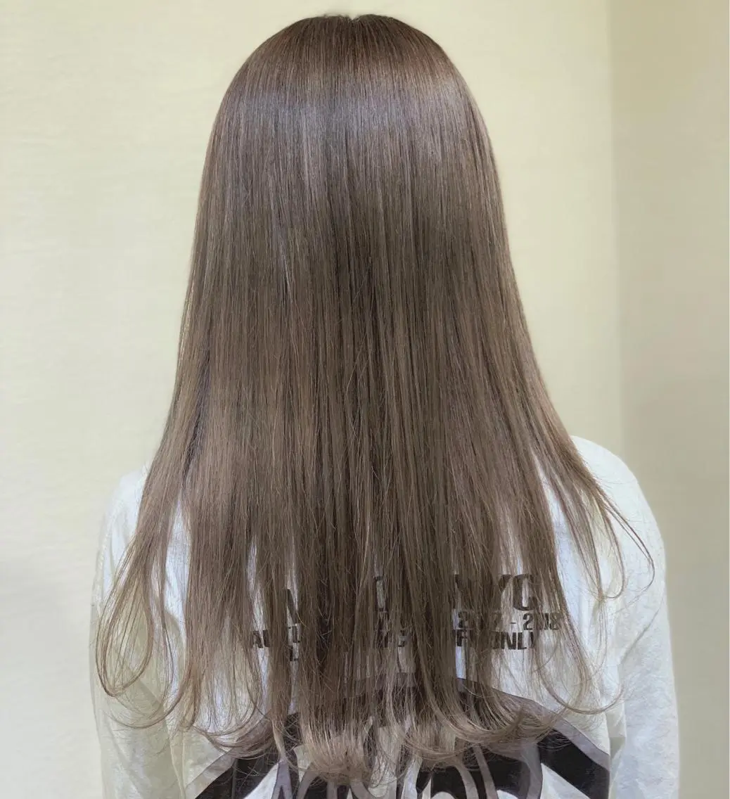 ロング カラー アッシュ ベージュカラー ブリーチ ケアブリーチ ミルクティーアッシュ 🍳しながわ はるか🍳のヘアスタイル