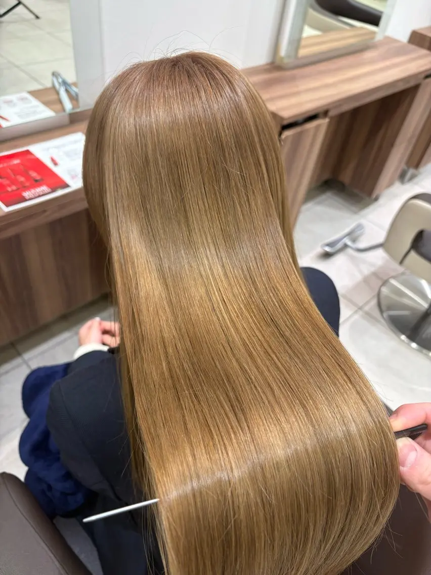 ロング カラー ブリーチ 縮毛矯正 ヘアカラー トリートメント 黒澤 凌空のヘアスタイル