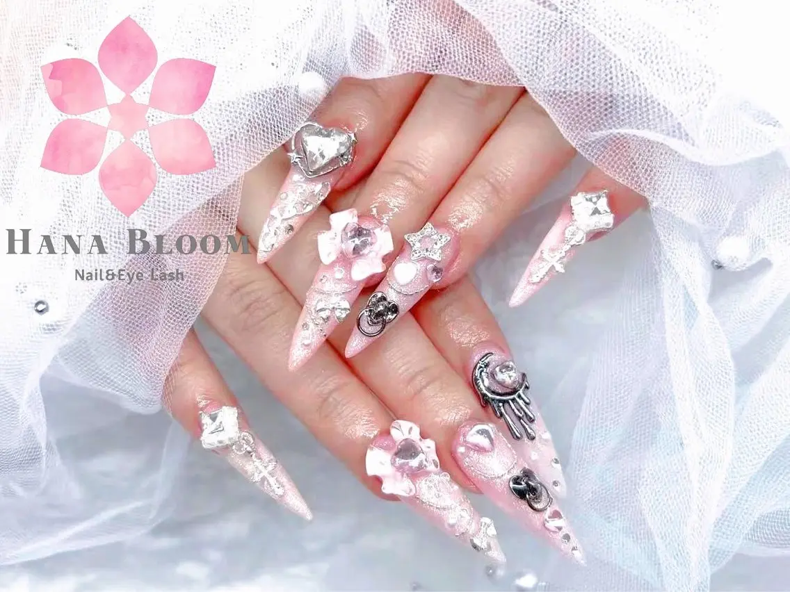 ネイル フレンチネイル ジェルネイル グラデーション ラメ(グリッター) マグネットネイル Hana Bloom Nail Salonのネイルデザイン
