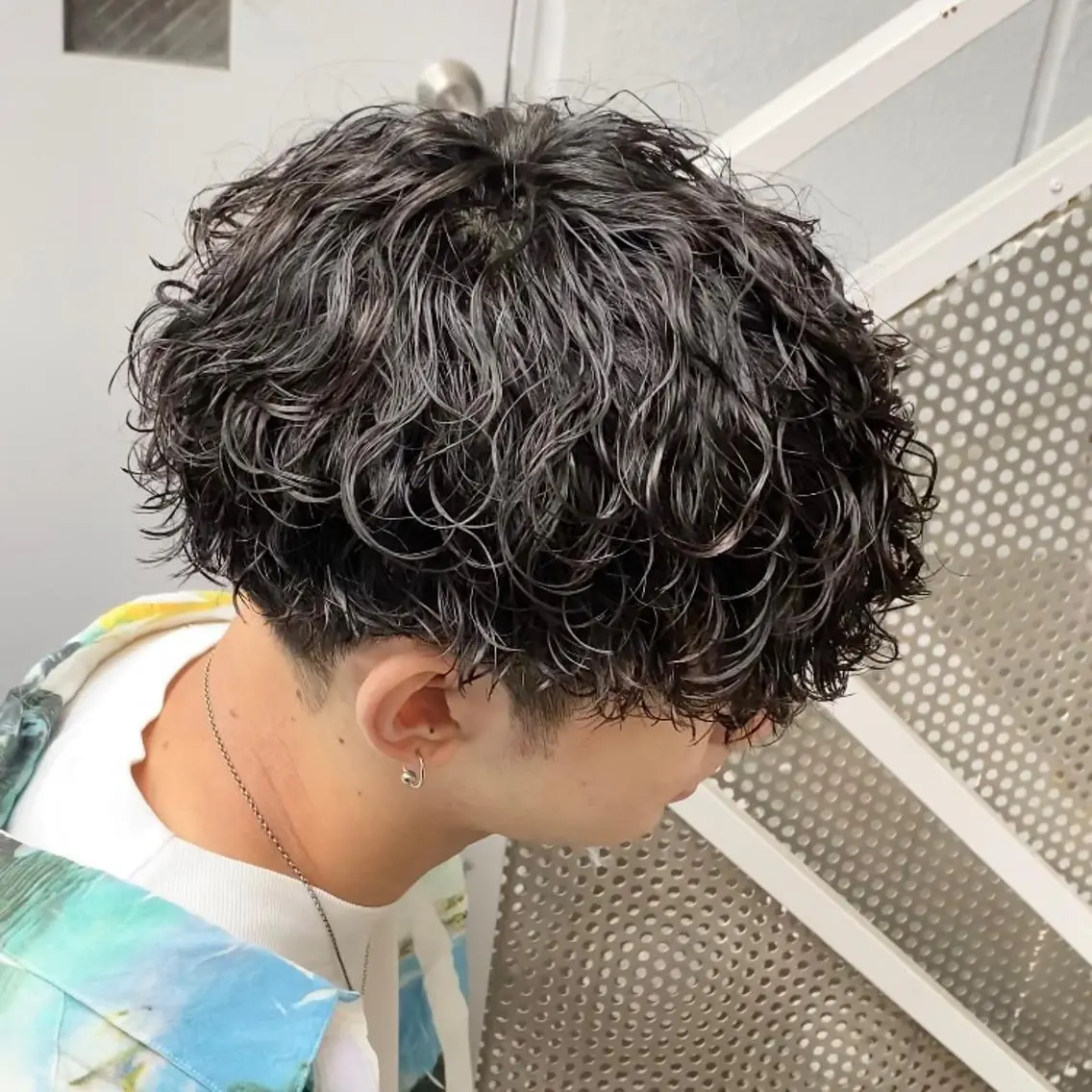 パーマ メンズ アイブロウ 曲がる縮毛矯正 LIBER 　岩名のヘアスタイル