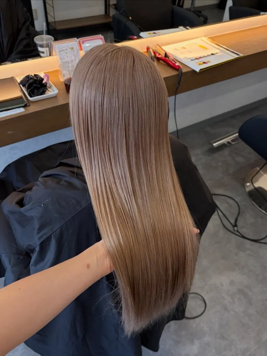 【SUMMERキャンペーン🌻】ブリーチカラー＋クイックトリートメント🫧✨️(超音波アイロンケアプロ付き)の写真