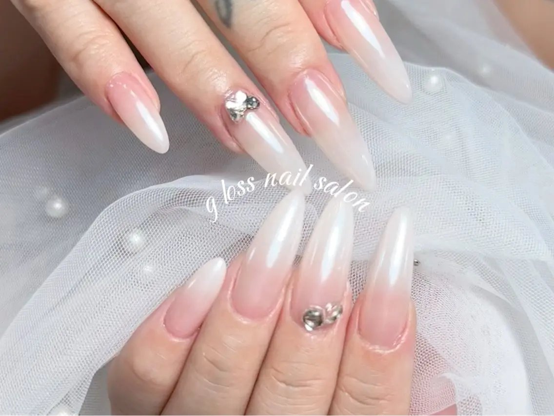 ネイル りこ🫧 gloss nailのネイルデザイン