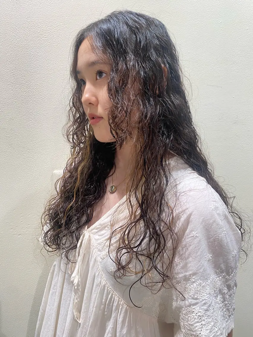 ロング パーマ ロング miumiu/恵比寿 カットモデル募集のヘアスタイル