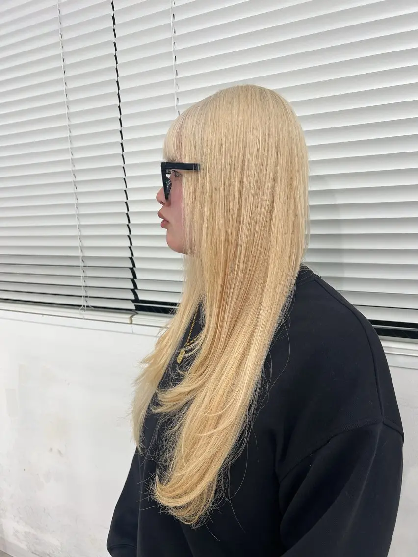 カラー REN🤍ハイトーン ×韓国レイヤーのヘアスタイル