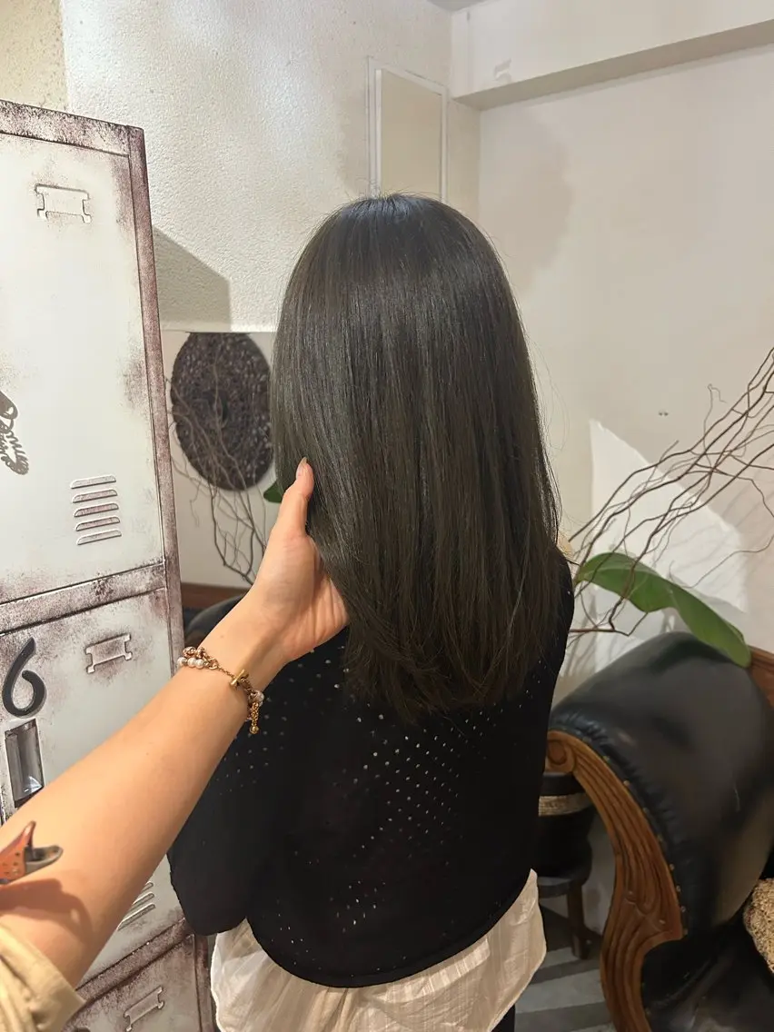 セミロング カラー カット ヘアカラー トリートメント ヘッドスパ putri 川邉 優花のヘアスタイル