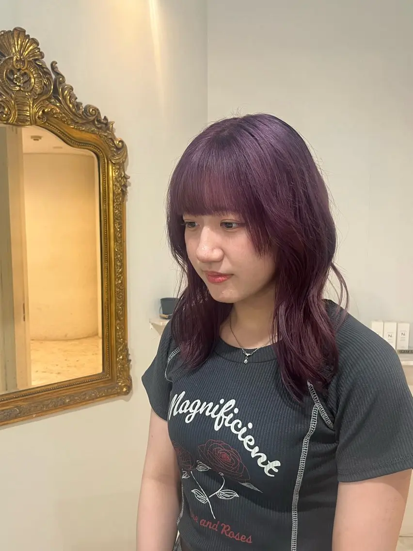 ミディアム パープルカラー ヘアカラー 🩶ハイトーン🖤 URARAのヘアスタイル