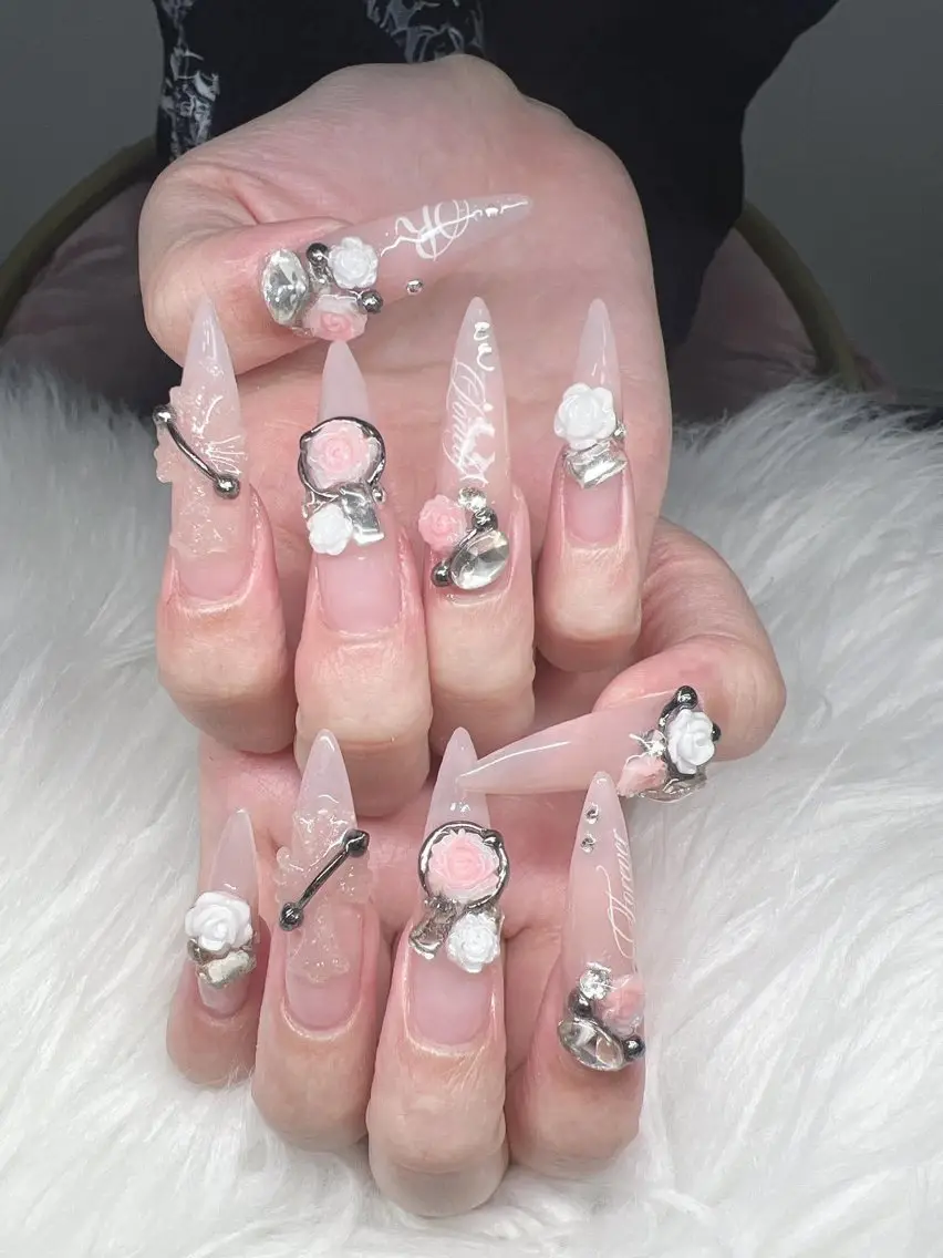 ネイル 長さ出し グラデーション 卒業式 キラキラネイル マグネットネイル ハンドネイル Lee Nailsのネイルデザイン