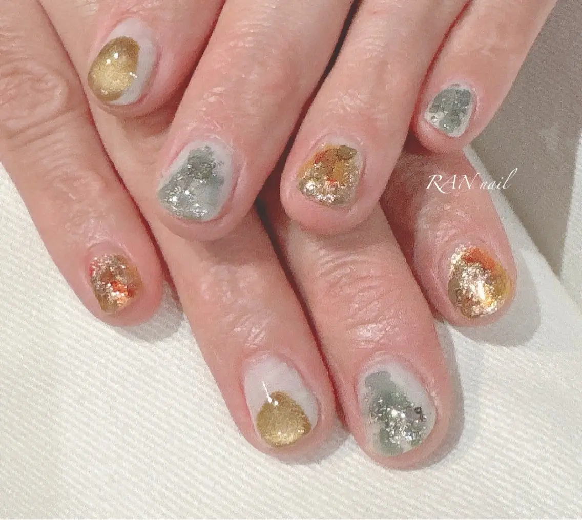 ネイル アートネイル グリーン マグネットネイル ニュアンスネイル オレンジ RAN nailのネイルデザイン