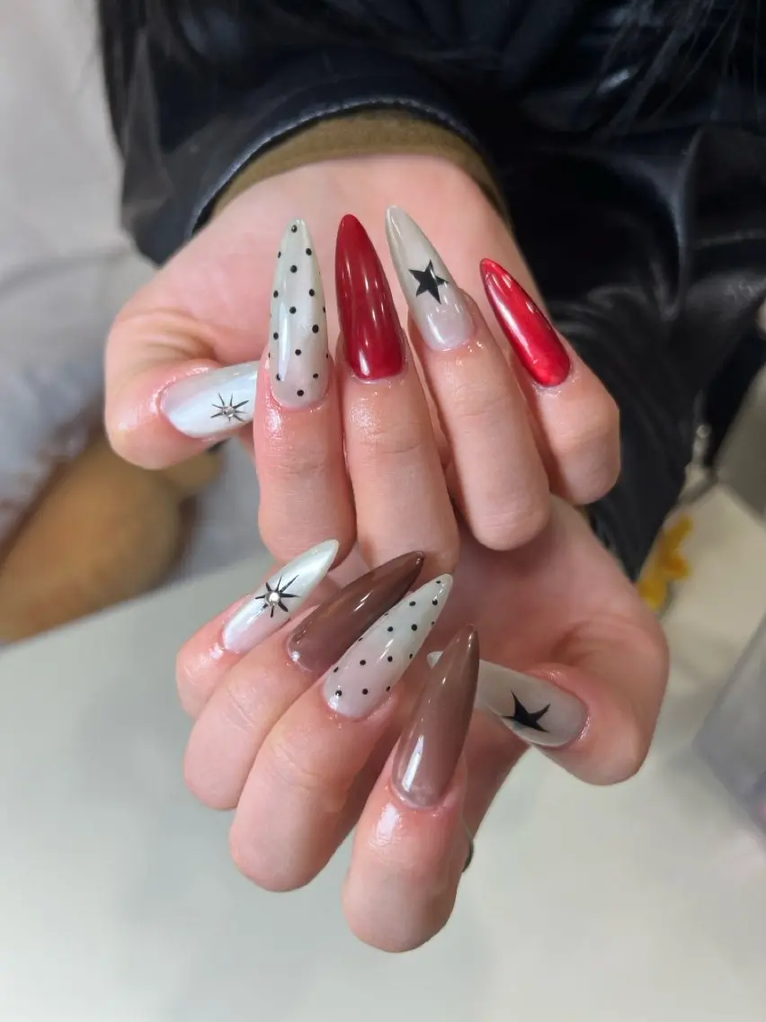 ネイル ボルドー ブラウン チークネイル ドット フットネイル ハンドネイル VAN NAIL 海老名展のネイルデザイン
