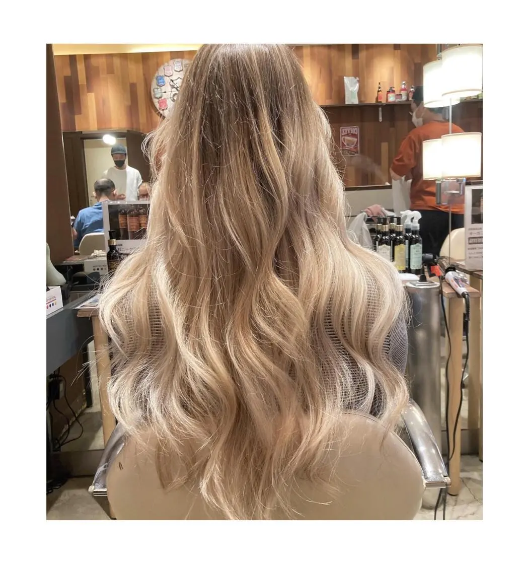 ロング カラー バレイヤージュ ブロンド レイヤーカット 武内 由貴のヘアスタイル