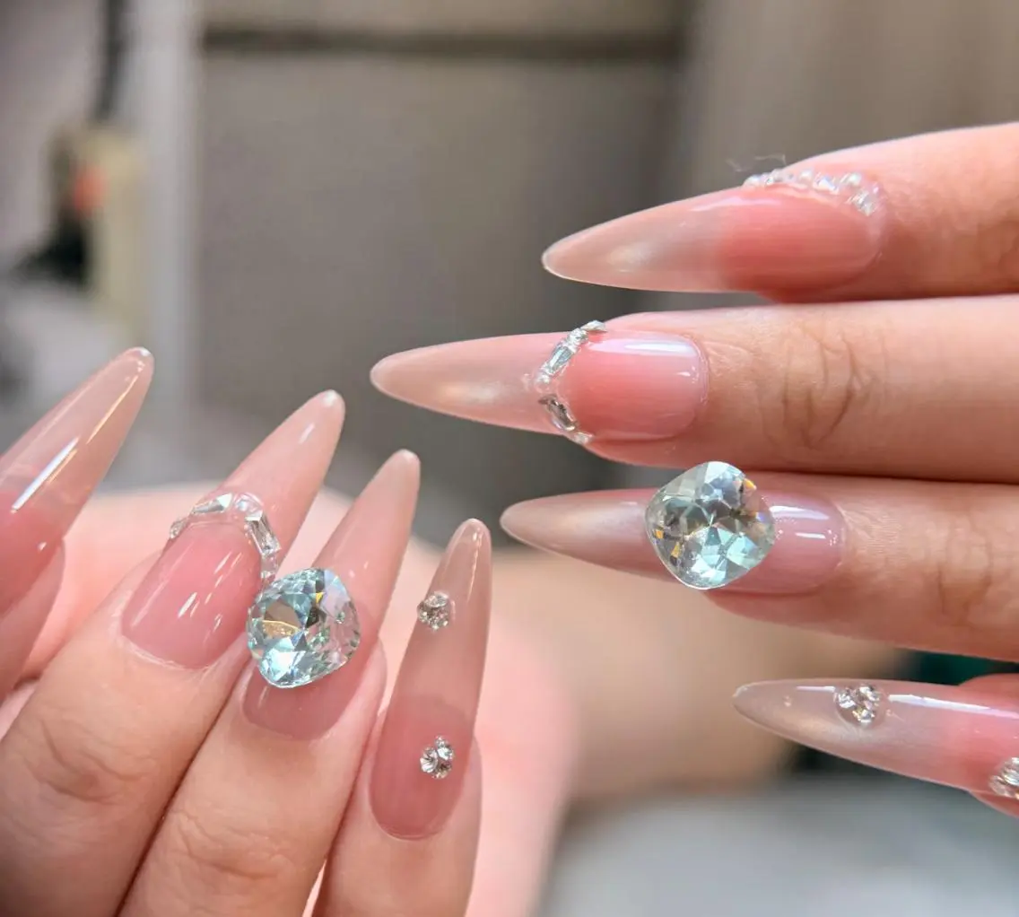 ネイル ハンドネイル 🎀 NaNa_nailのネイルデザイン
