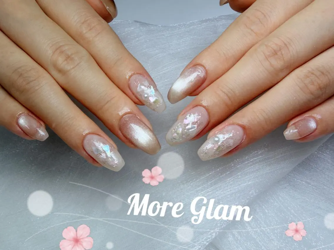 ネイル 長さ出し フットネイル フレンチネイル ジェルネイル ガラスフレンチ More Glam 池袋東口店のネイルデザイン
