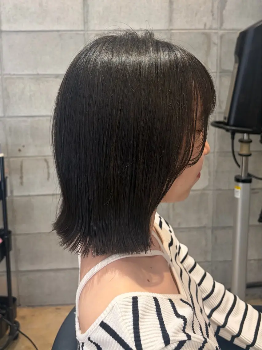 ミディアム カラー 透明感カラー グレージュ オリーブグレージュ オリーブグレー カット ヘアカラー トリートメント みわ/博多 ブリーチ/メンズヘアのヘアスタイル