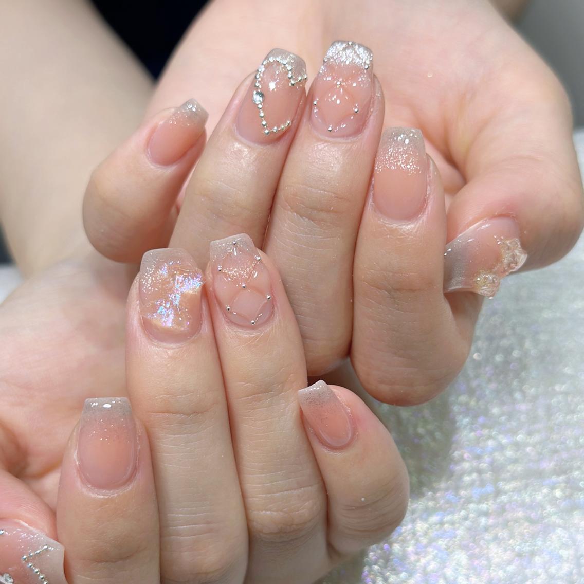 ネイル ハンドネイル Queens テイのネイルデザイン