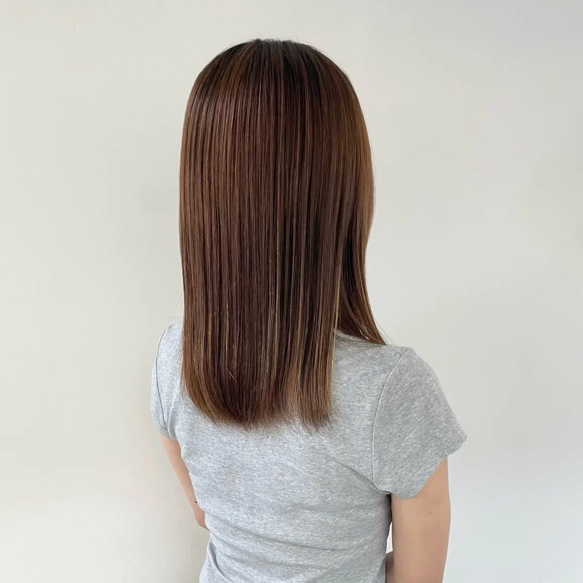 ミディアム ハイライト 酸性ストレート ルプラボウ　森 伸衣のヘアスタイル