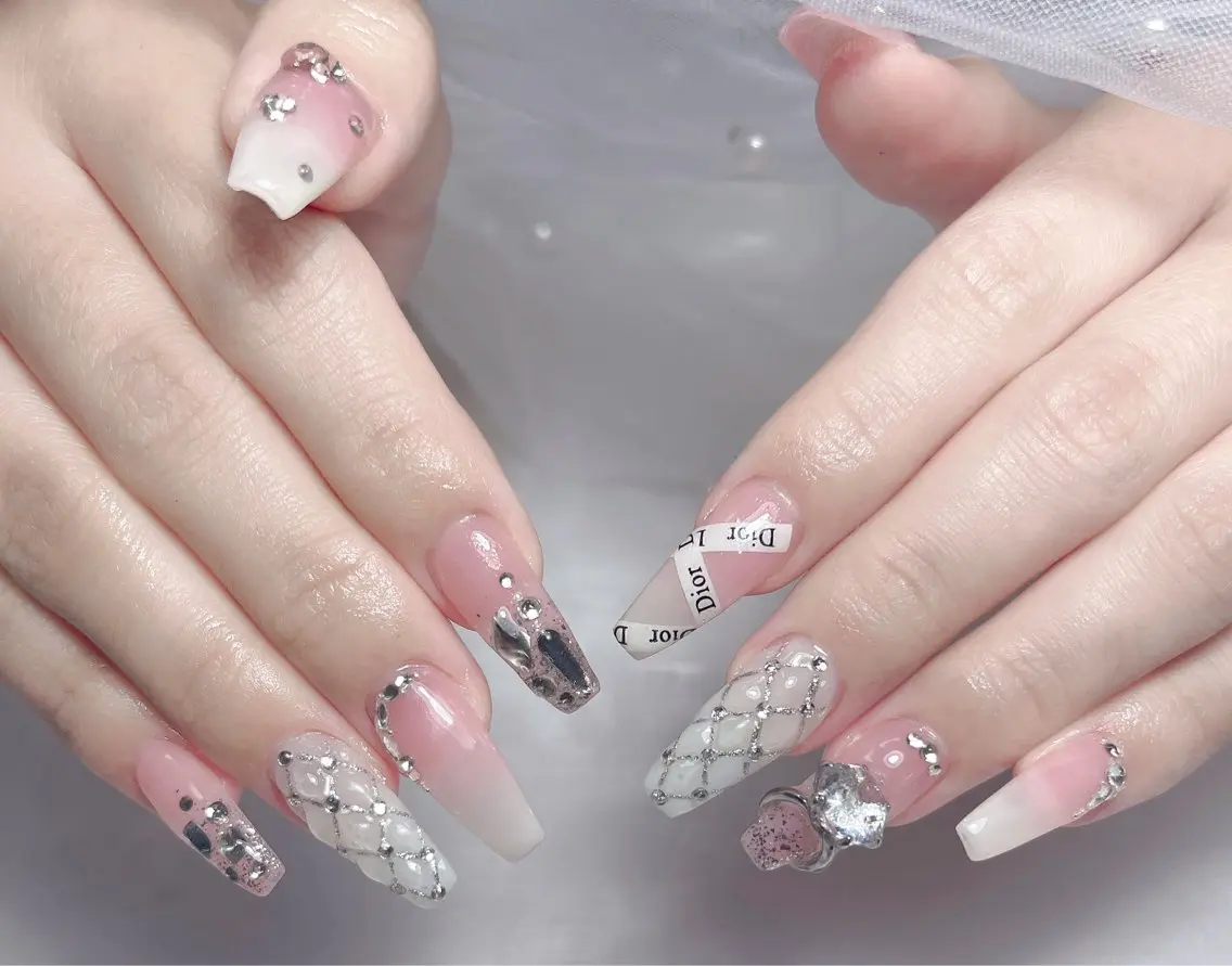 ネイル 成人式 ロングネイル マグネットネイル 大理石ネイル(マーブル) リボン ハンドネイル Amee Nail Salonのネイルデザイン