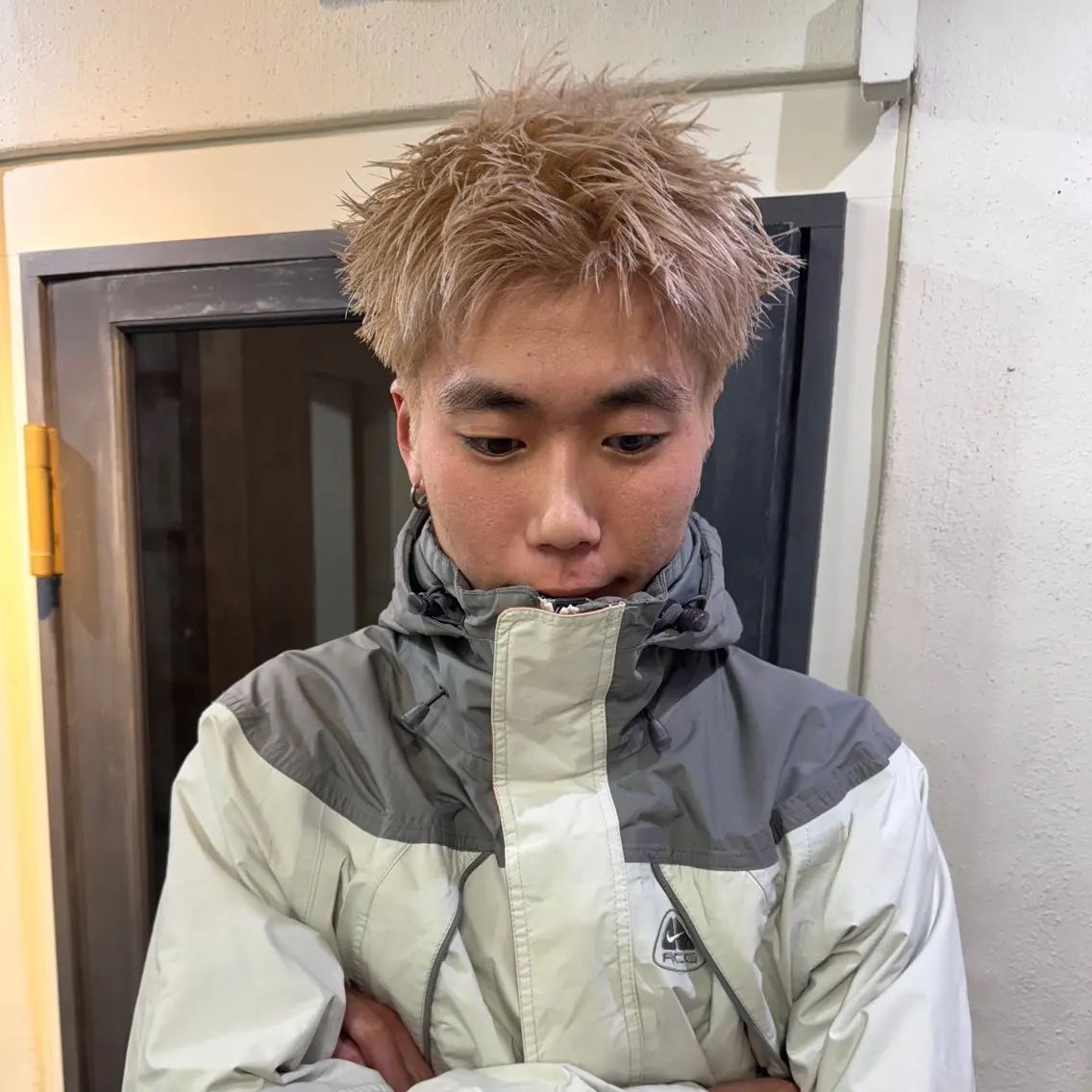 ショート カラー メンズ メンズハイトーン スパイキーショート ハイトーンカラー ショートヘア カット ヘアカラー トリートメント 高松大輝/メンズ /レイヤーカットのヘアスタイル