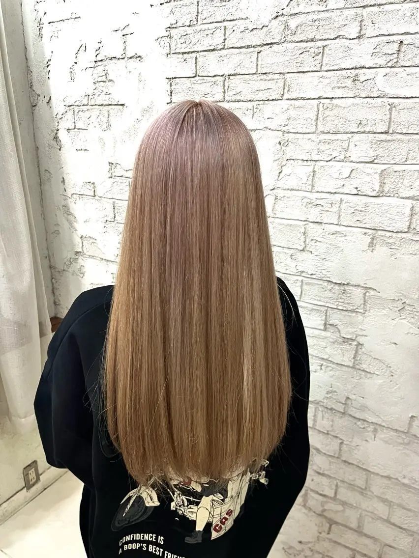ロング カラー ✨レイヤーハイトーン tomoko🦋✨のヘアスタイル