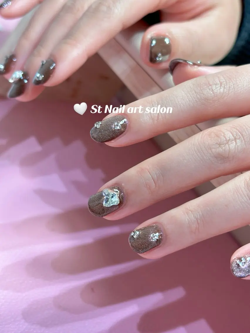 ネイル ストーンネイル ハンドネイル St Nail Art Salonのネイルデザイン