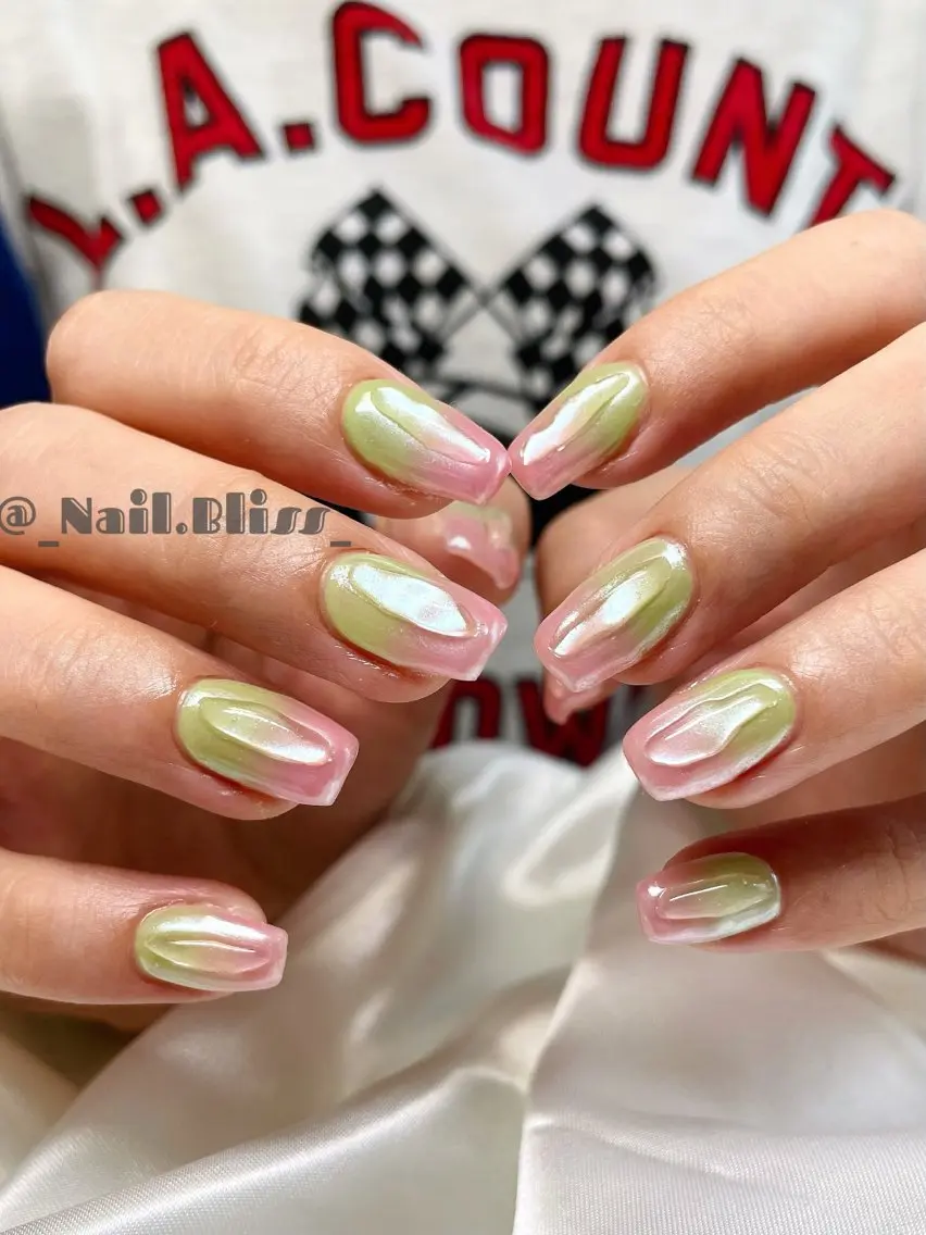 ネイル グラデーション 氷ネイル・うるうるネイル ぷっくりネイル ハンドネイル NAIL BLISSのネイルデザイン
