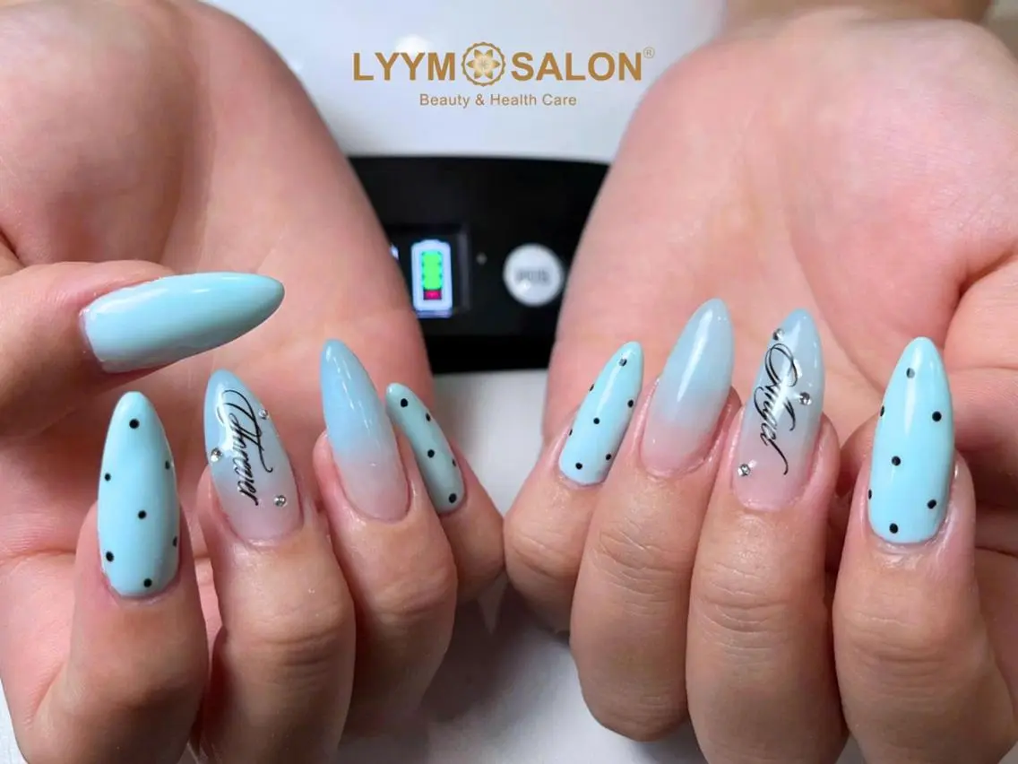 ネイル ブルー カジュアル ドット 韓国ネイル 水色 ハンドネイル ハンドケア LYYM Salon Miraのネイルデザイン